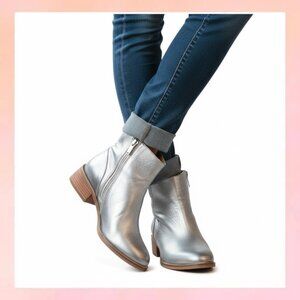 Lucky Brand Caddier Silver Metallic Leather Ankle Boots - Women's Size 7.5